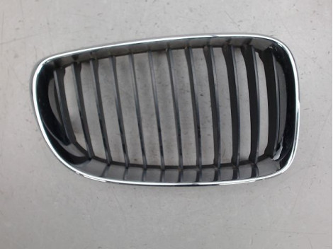 GRILLE CALANDRE DROIT B.M.W. SERIE 1