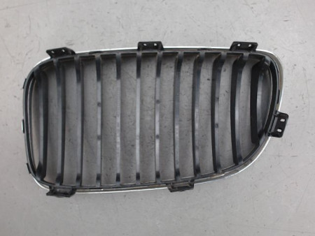 GRILLE CALANDRE DROIT B.M.W. SERIE 1