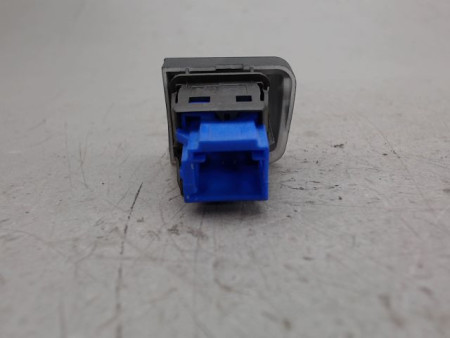BOUTON DE WARNING PEUGEOT 208