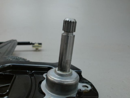 MECANISME LEVE-GLACE ARRIERE DROIT DACIA SPRING