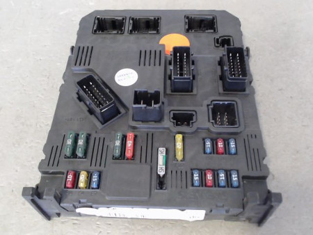 BOITIER GESTION HABITACLE PEUGEOT 206