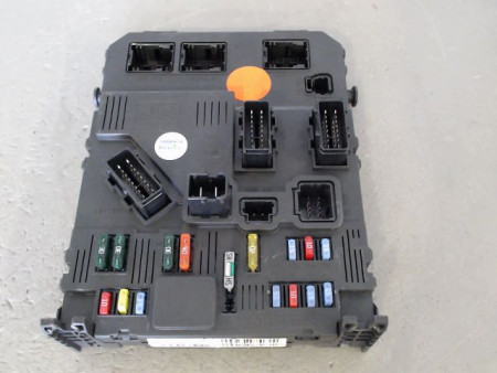 BOITIER GESTION HABITACLE PEUGEOT 206