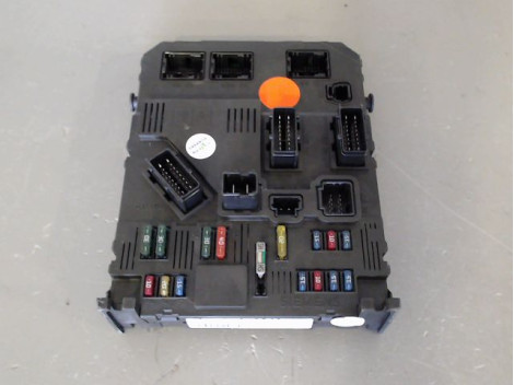 BOITIER GESTION HABITACLE PEUGEOT 206
