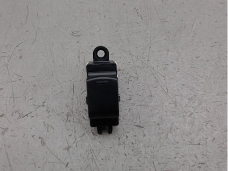 COMMANDE LEVE-GLACE PORTE ARD NISSAN NOTE