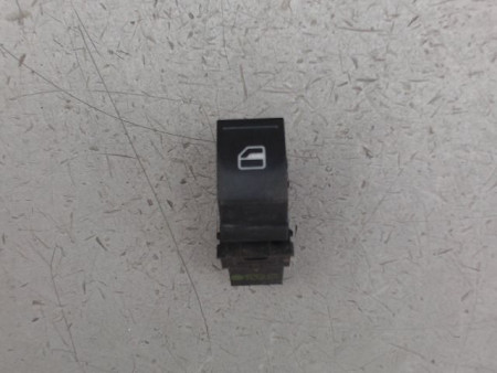 COMMANDE LEVE-GLACE PORTE AVD VOLKSWAGEN GOLF