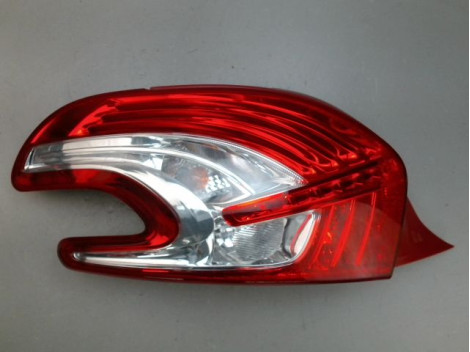 FEU ARRIERE GAUCHE  PEUGEOT 208