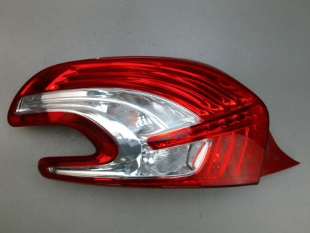 FEU ARRIERE GAUCHE  PEUGEOT 208