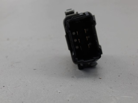 COMMANDE LEVE-GLACE PORTE AVD RENAULT CLIO