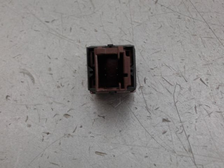 BOUTON DE WARNING PEUGEOT 207