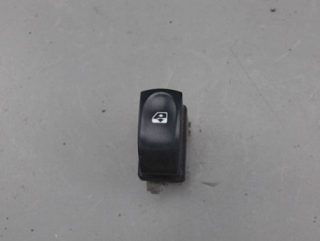 COMMANDE LEVE-GLACE PORTE AVD RENAULT CLIO