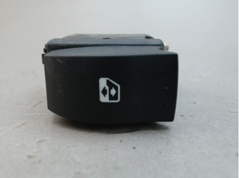 COMMANDE LEVE-GLACE PORTE AVD RENAULT CLIO