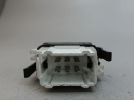 COMMANDE LEVE-GLACE PORTE AVD RENAULT CLIO