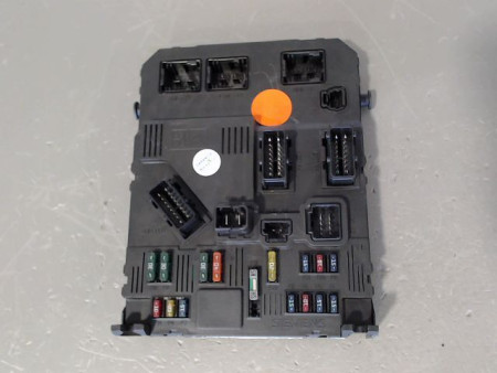 BOITIER GESTION HABITACLE PEUGEOT 206
