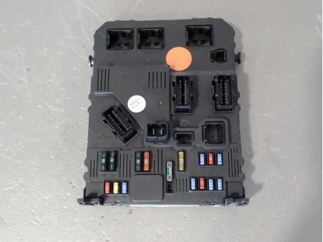 BOITIER GESTION HABITACLE PEUGEOT 206