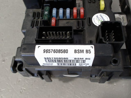 BOITE A FUSIBLES PEUGEOT 307