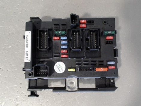BOITE A FUSIBLES PEUGEOT 307