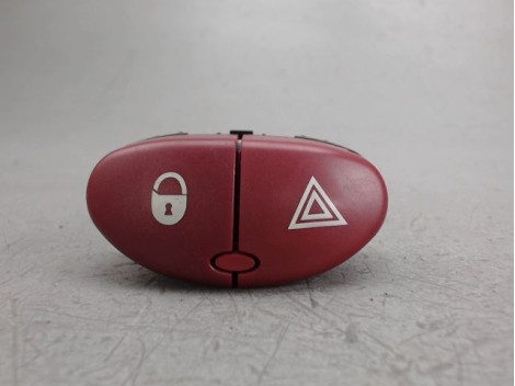 BOUTON DE WARNING PEUGEOT 206