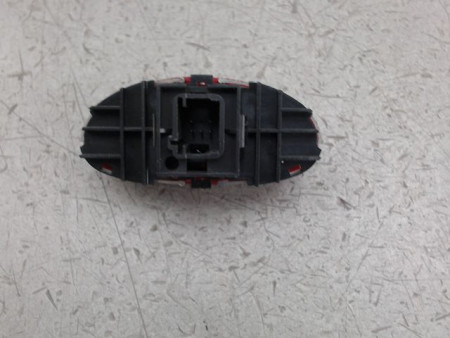 BOUTON DE WARNING PEUGEOT 206