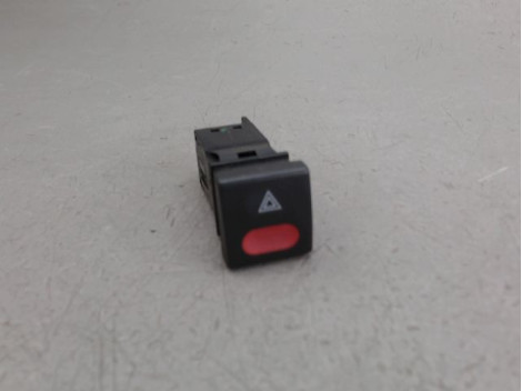 BOUTON DE WARNING CITROEN SAXO
