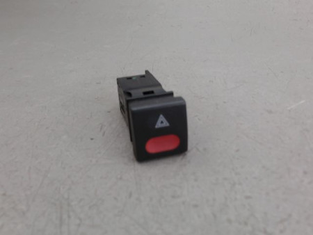 BOUTON DE WARNING CITROEN SAXO