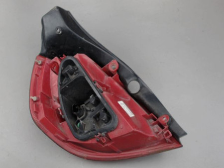 FEU ARRIERE DROIT RENAULT CLIO