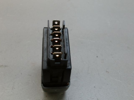 COMMANDE LEVE-GLACE PORTE AVD RENAULT TWINGO