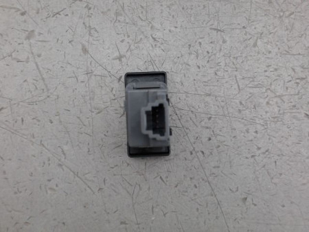 BOUTON DE WARNING TOYOTA AVENSIS