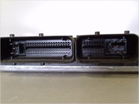 CALCULATEUR MOTEUR VOLKSWAGEN POLO