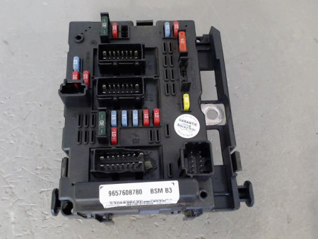 BOITE A FUSIBLES PEUGEOT 206