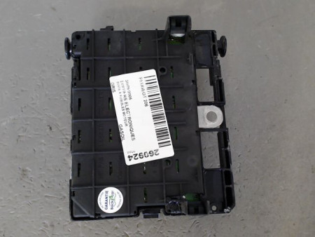 BOITE A FUSIBLES PEUGEOT 206
