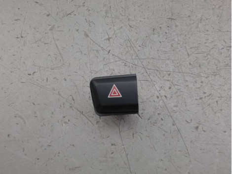 BOUTON DE WARNING PEUGEOT 208