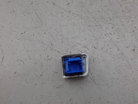 BOUTON DE WARNING PEUGEOT 208