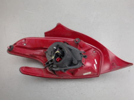 FEU ARRIERE DROIT PEUGEOT 208