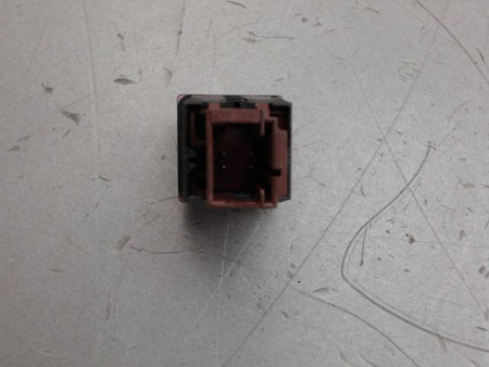 BOUTON DE WARNING PEUGEOT 207