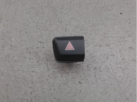 BOUTON DE WARNING PEUGEOT 208