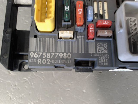 BOITE A FUSIBLES CITROEN C4