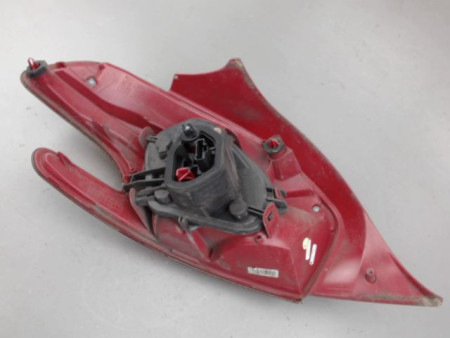 FEU ARRIERE DROIT PEUGEOT 208