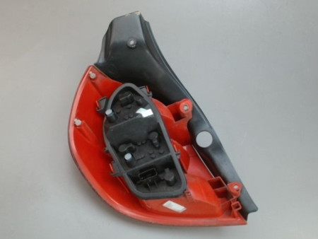 FEU ARRIERE DROIT RENAULT CLIO