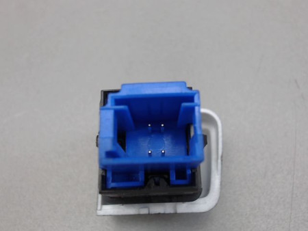 BOUTON DE WARNING PEUGEOT 208