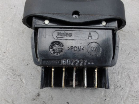 COMMANDE LEVE-GLACE PORTE AVG DACIA SANDERO