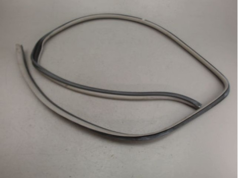 JOINT PORTE AVANT DROIT TOYOTA YARIS