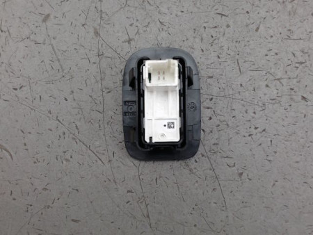 COMMANDE LEVE-GLACE PORTE ARD PEUGEOT 2008