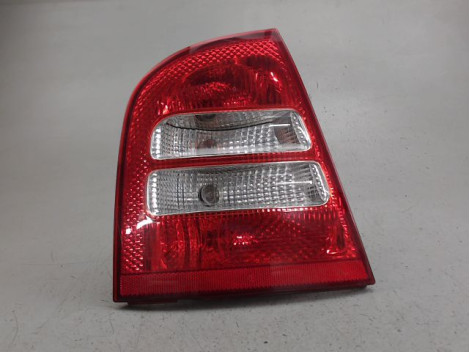 FEU ARRIERE GAUCHE  SKODA OCTAVIA