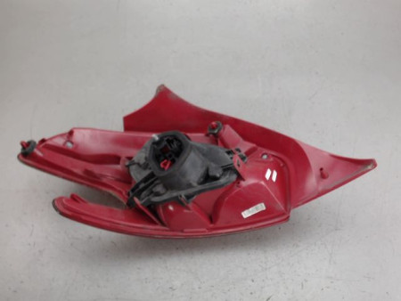 FEU ARRIERE DROIT PEUGEOT 208