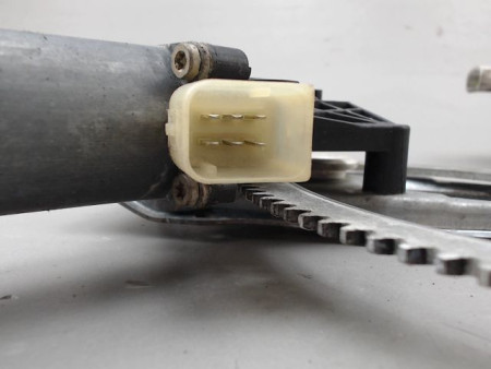 MECANISME LEVE-GLACE AVANT GAUCHE MERCEDES E200
