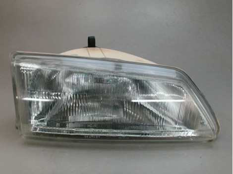 PHARE DROIT PEUGEOT 106