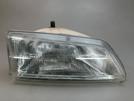PHARE DROIT PEUGEOT 106