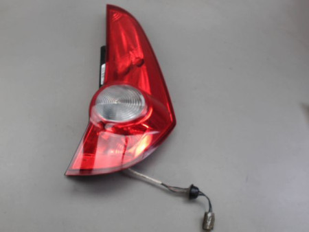 FEU ARRIERE DROIT OPEL AGILA