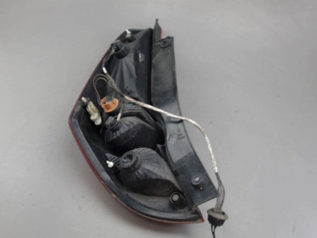 FEU ARRIERE DROIT OPEL AGILA