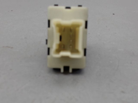 COMMANDE LEVE-GLACE PORTE AVD RENAULT CLIO